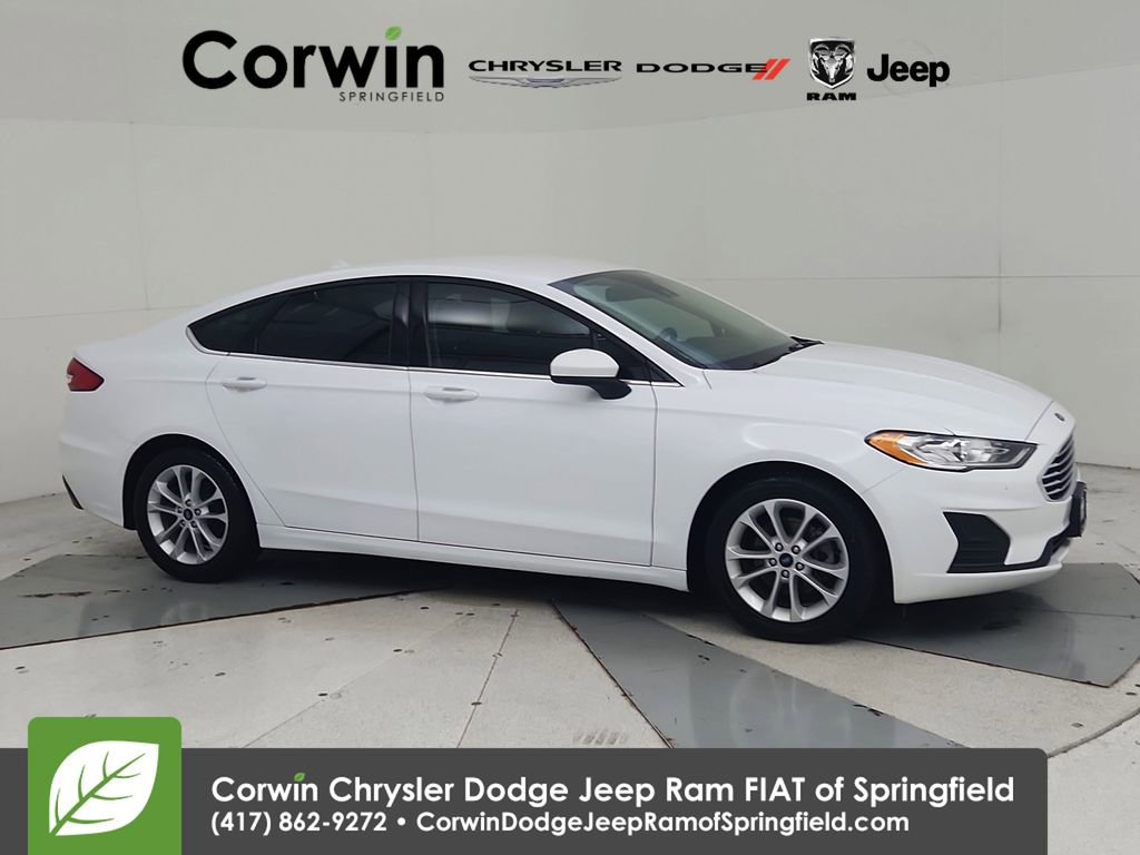 Used 2020 Ford Fusion SE FWD image 1