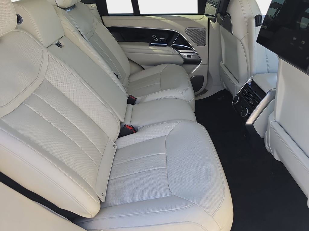 Certified 2024 Land Rover Range Rover Autobiography AWD/4WD image 11
