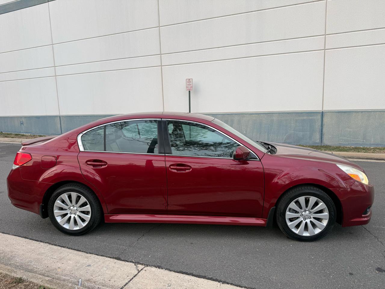 Used 2010 Subaru Legacy 3.6R Limited w/ Appearance Package 1F image 11