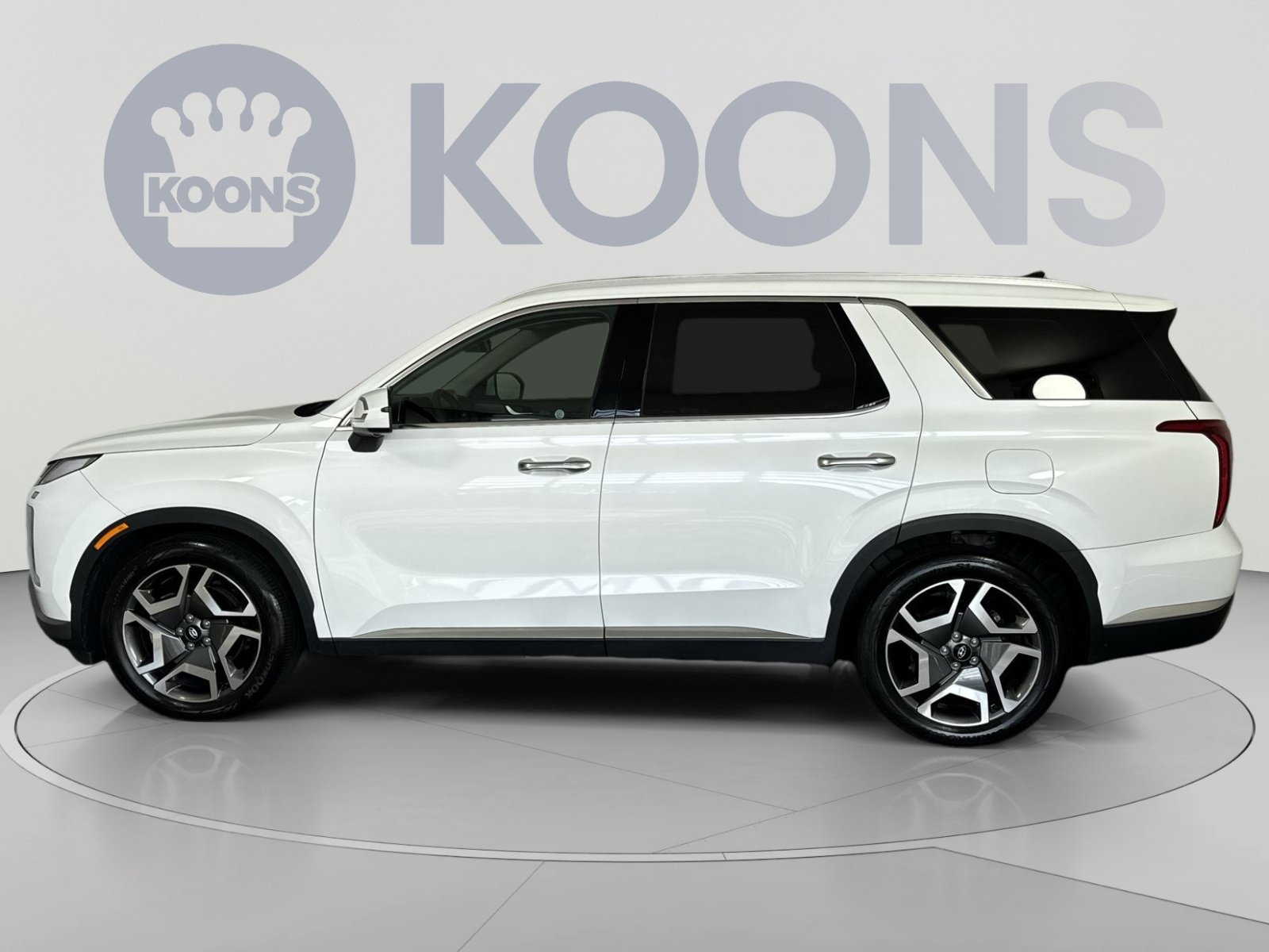 Used 2023 Hyundai Palisade Limited AWD/4WD image 2