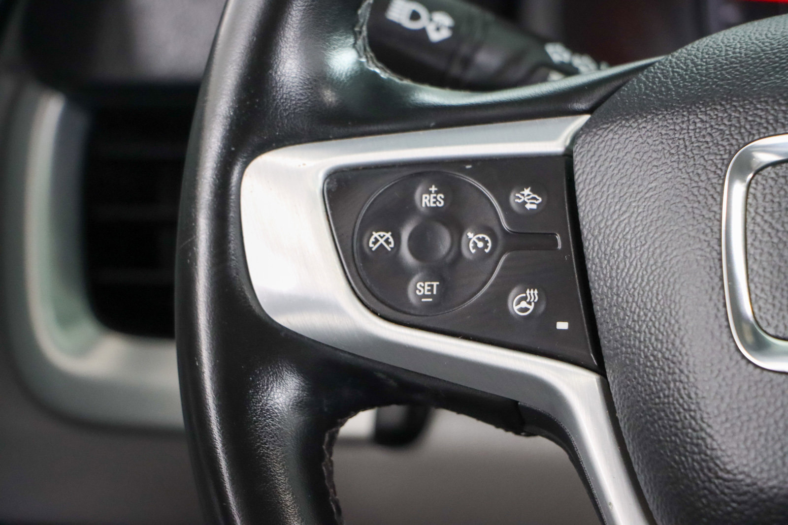 Used 2023 GMC Terrain SLT AWD/4WD image 13