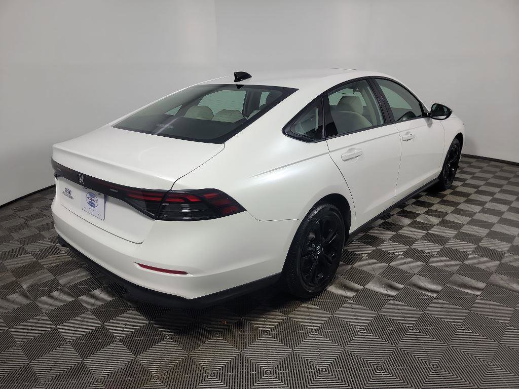Certified 2025 Honda Accord SE image 4