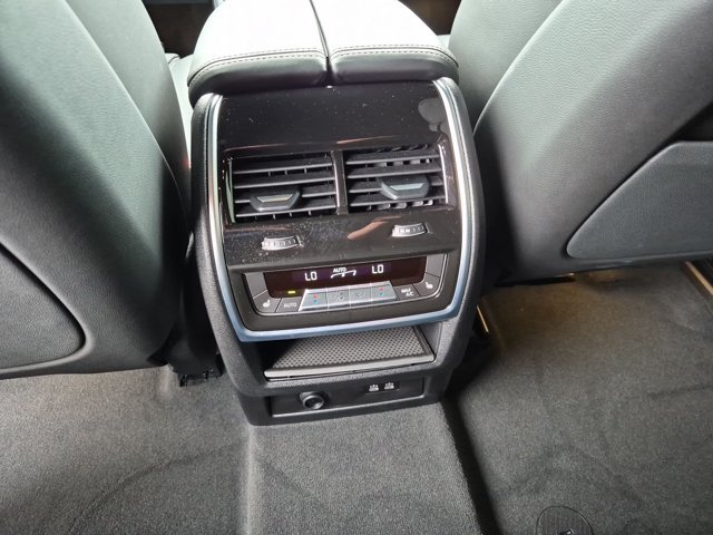 Used 2026 BMW X5 xDrive40i w/ Executive Package AWD/4WD image 18