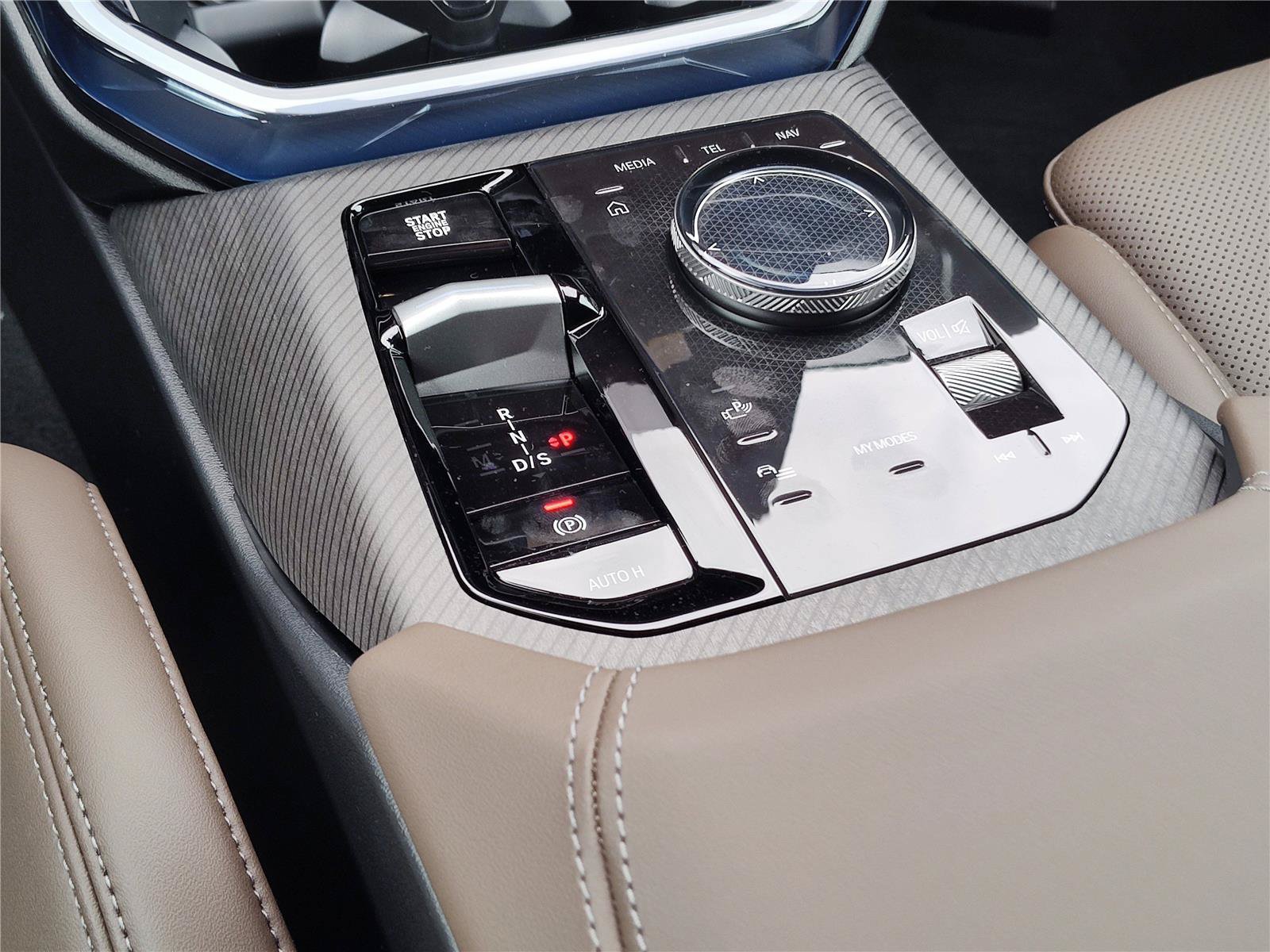 New 2026 BMW X3 xDrive30i w/ M Sport Package AWD/4WD image 9