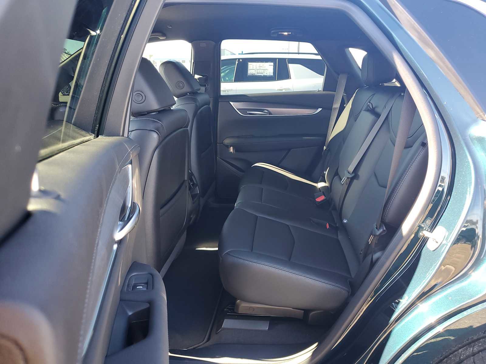 New 2026 Cadillac XT5 Luxury image 14