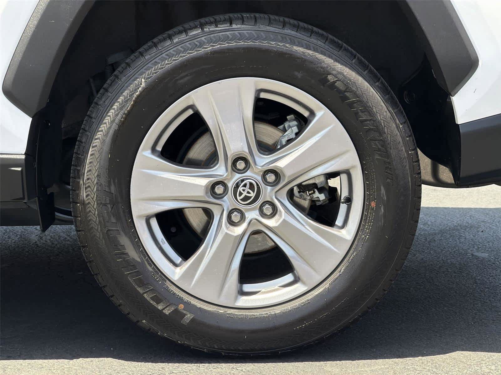 Used 2022 Toyota RAV4 XLE FWD image 9