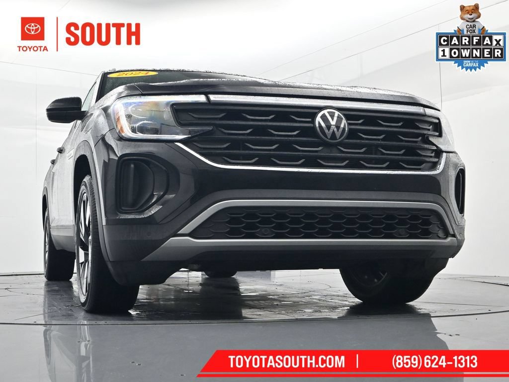 Used 2024 Volkswagen Atlas Cross Sport SE FWD image 46