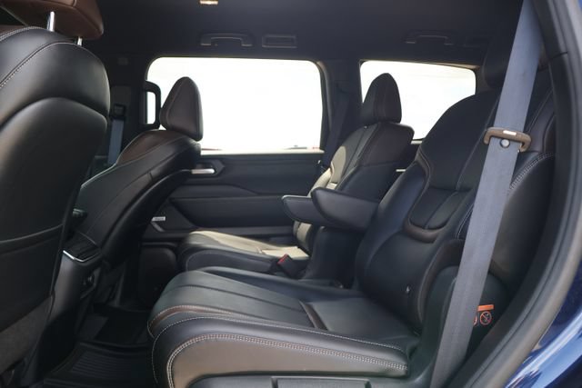 Used 2025 Nissan Armada SL w/ Captain's Chari Seat Package RWD image 9