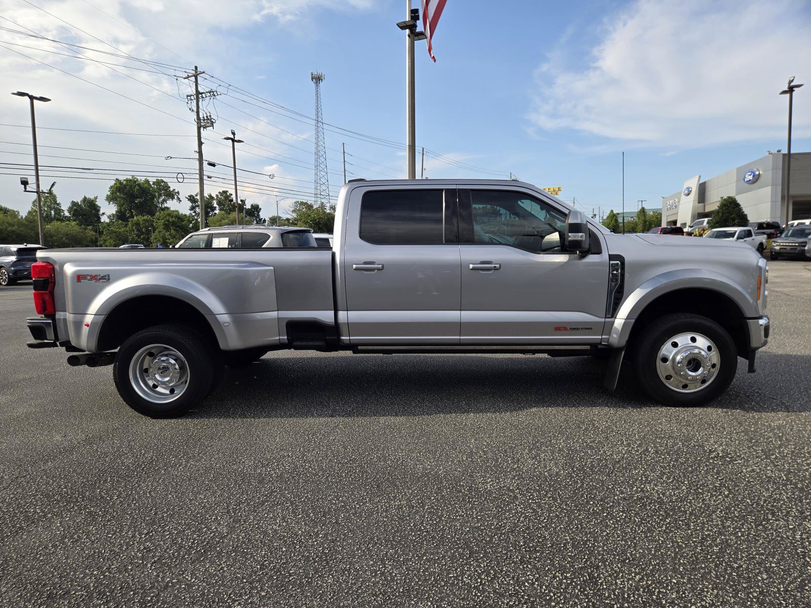 Used 2023 Ford F450 Lariat w/ Lariat Ultimate Package AWD/4WD image 6