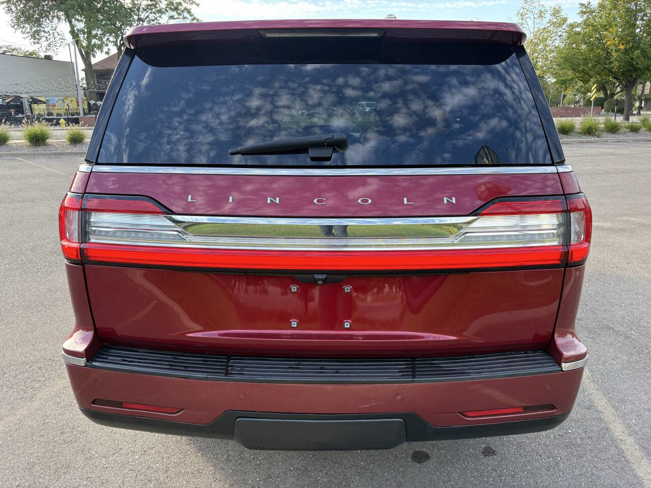 Used 2018 Lincoln Navigator Premiere image 9