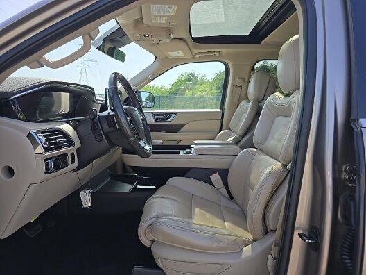 Used 2020 Lincoln Navigator L Reserve w/ Luxury Package AWD/4WD image 11