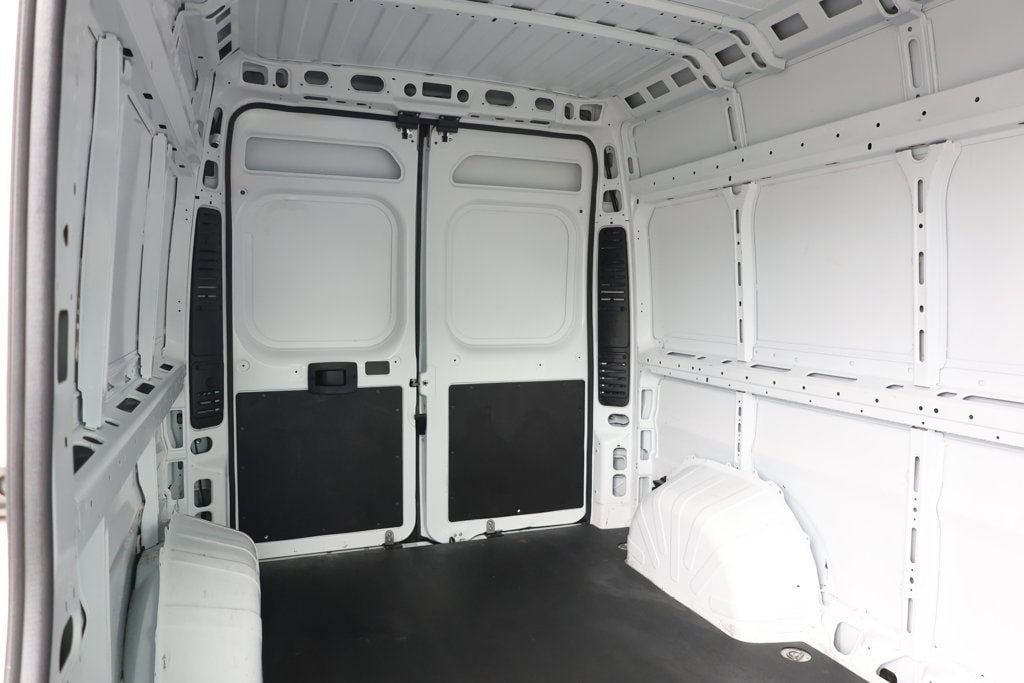 Used 2025 RAM ProMaster 2500 w/ Convenience Group FWD image 20