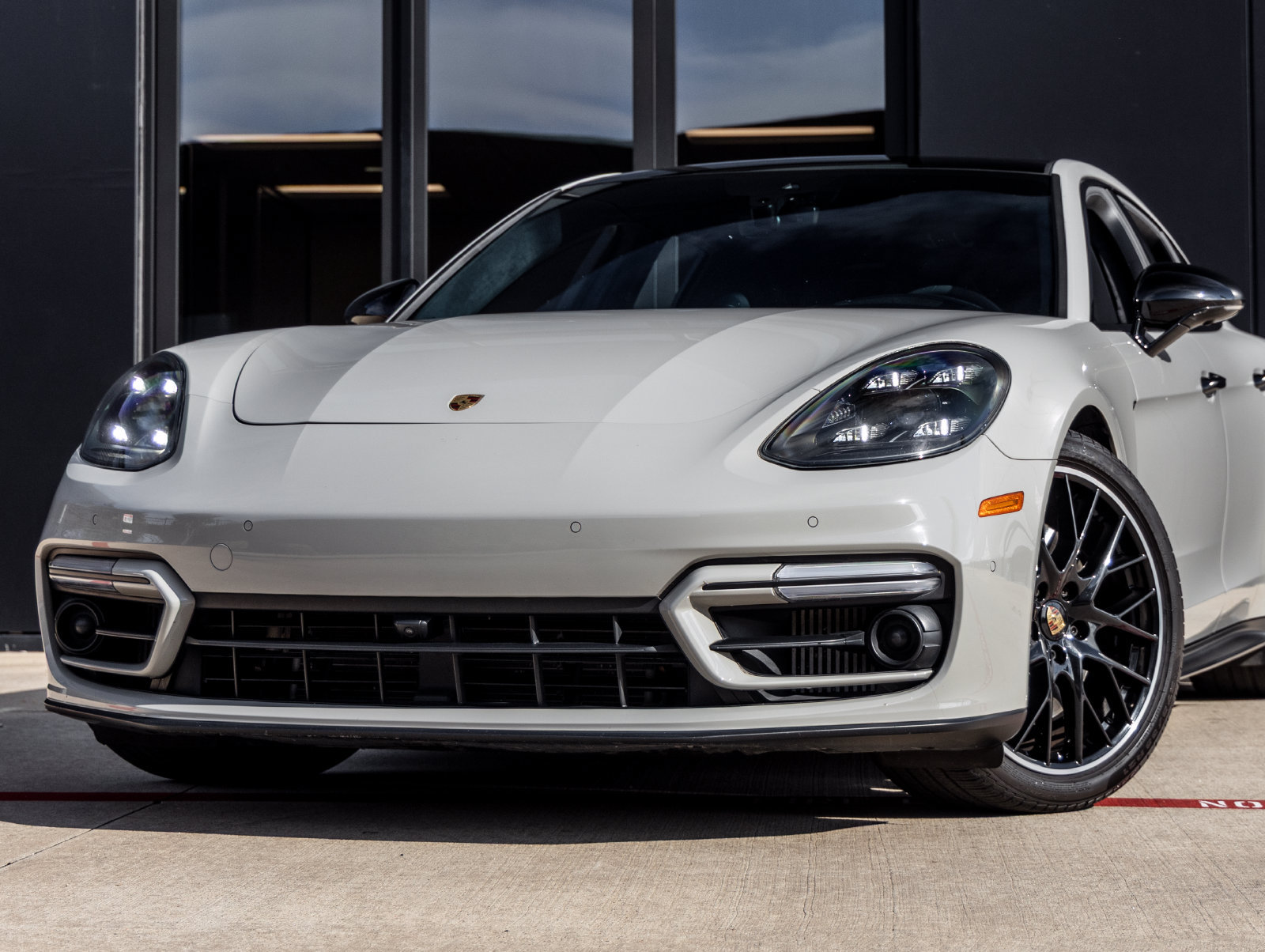 Certified 2022 Porsche Panamera GTS w/ Premium Package AWD/4WD image 7