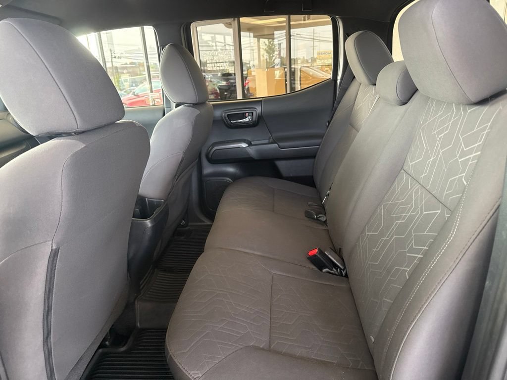 Used 2018 Toyota Tacoma TRD Off-Road AWD/4WD image 13