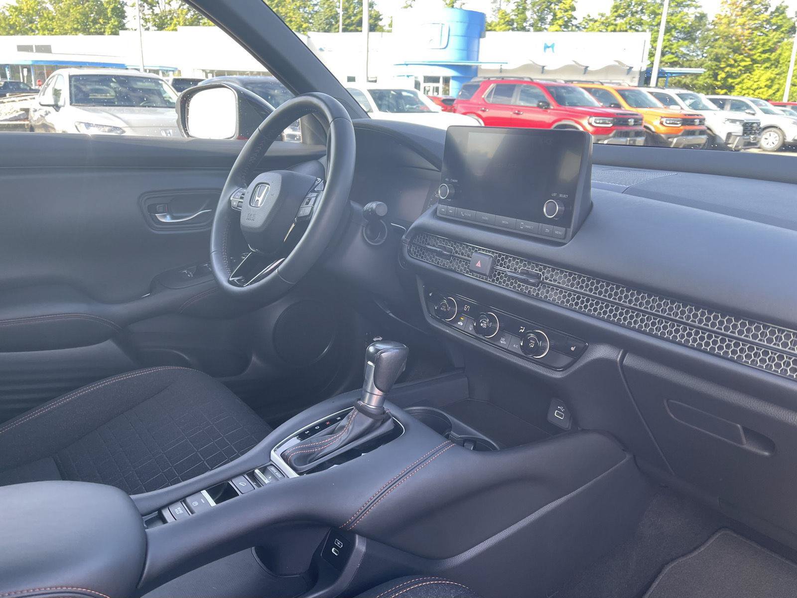 Used 2024 Honda HR-V Sport image 6