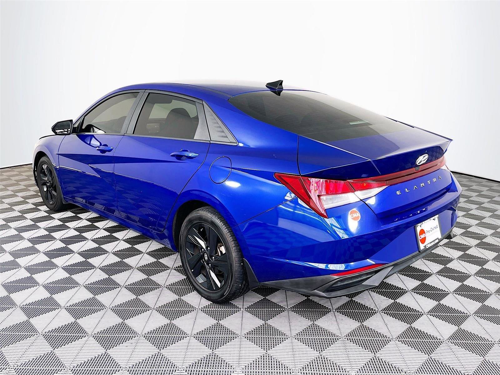 Certified 2023 Hyundai Elantra SEL w/ Cargo Package FWD image 7