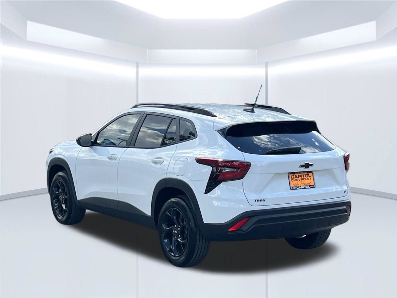New 2026 Chevrolet Trax LT w/ Driver Confidence Package FWD image 3