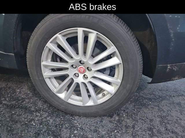 Used 2017 Jaguar F-PACE Prestige image 11