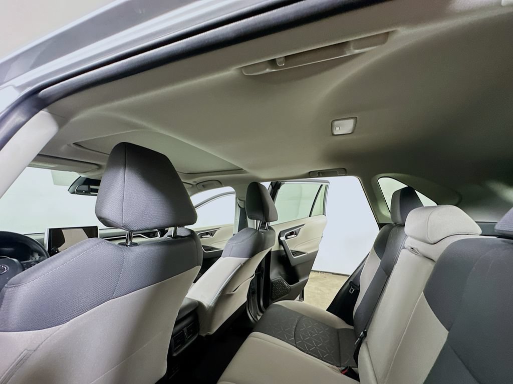 Used 2025 Toyota RAV4 XLE w/ Convenience Package FWD image 12