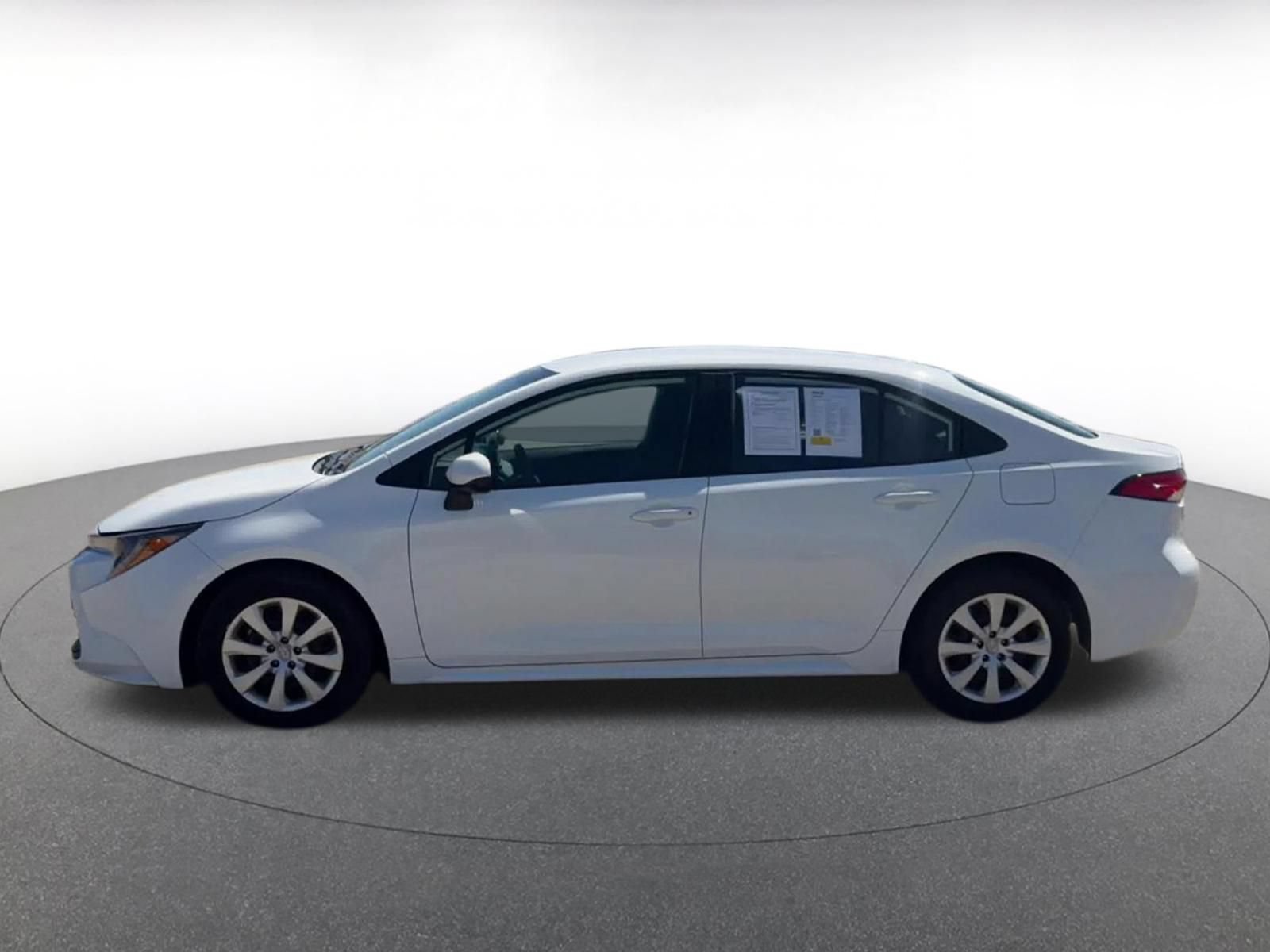 Used 2025 Toyota Corolla LE FWD image 10