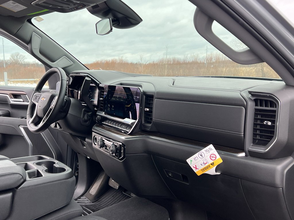 Used 2024 Chevrolet Silverado 1500 LT image 28