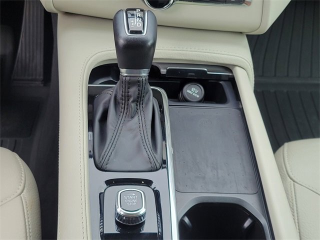 Used 2022 Volvo XC90 T5 Momentum w/ Climate Package image 24