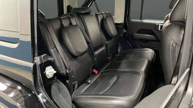 Used 2022 Jeep Wrangler Unlimited Sahara w/ Cold Weather Group AWD/4WD image 25