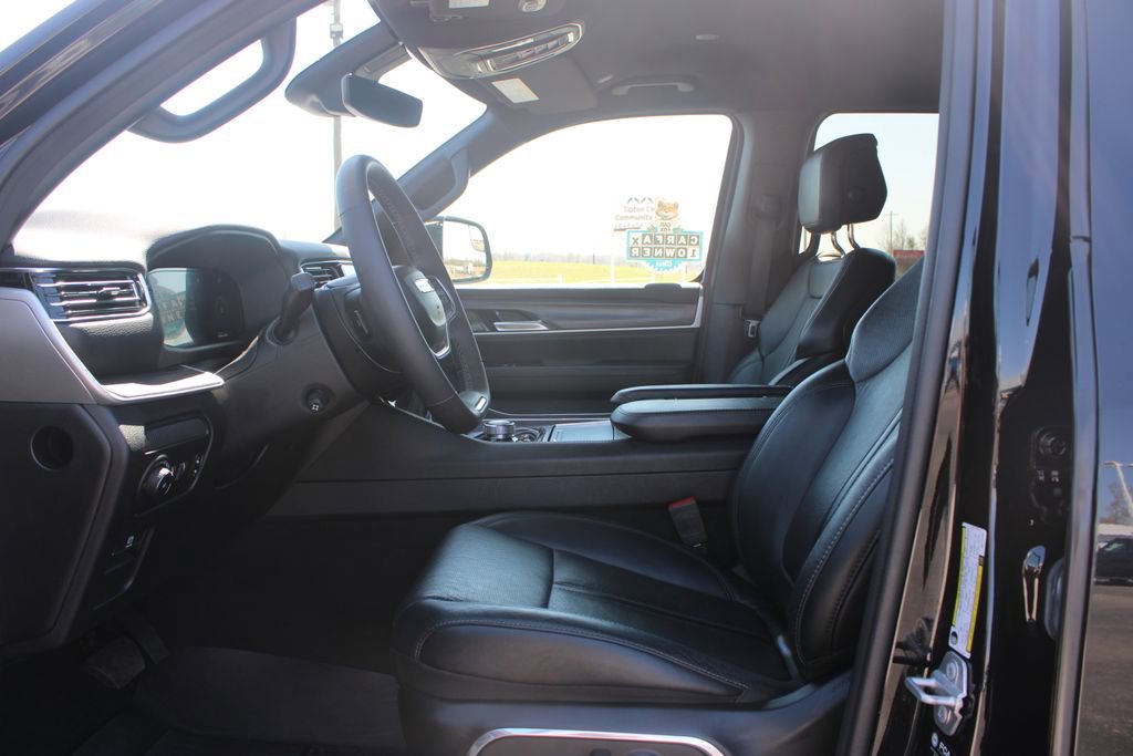 Used 2024 Jeep Wagoneer Series II w/ Flexible Seating Group image 22