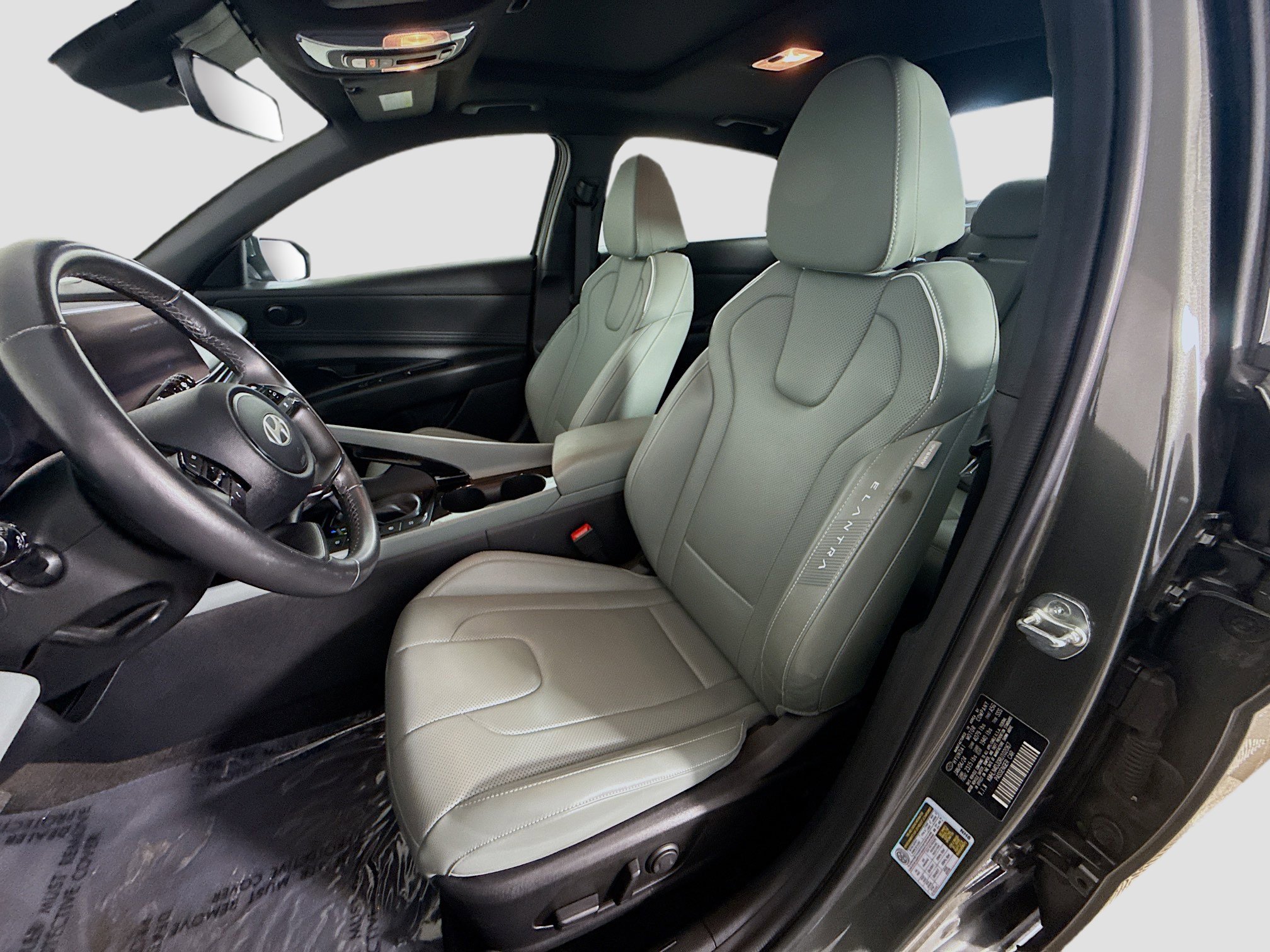 Used 2024 Hyundai Elantra Limited image 22