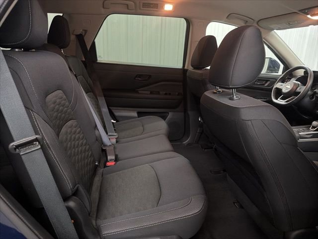 Used 2024 Nissan Pathfinder SV FWD image 24