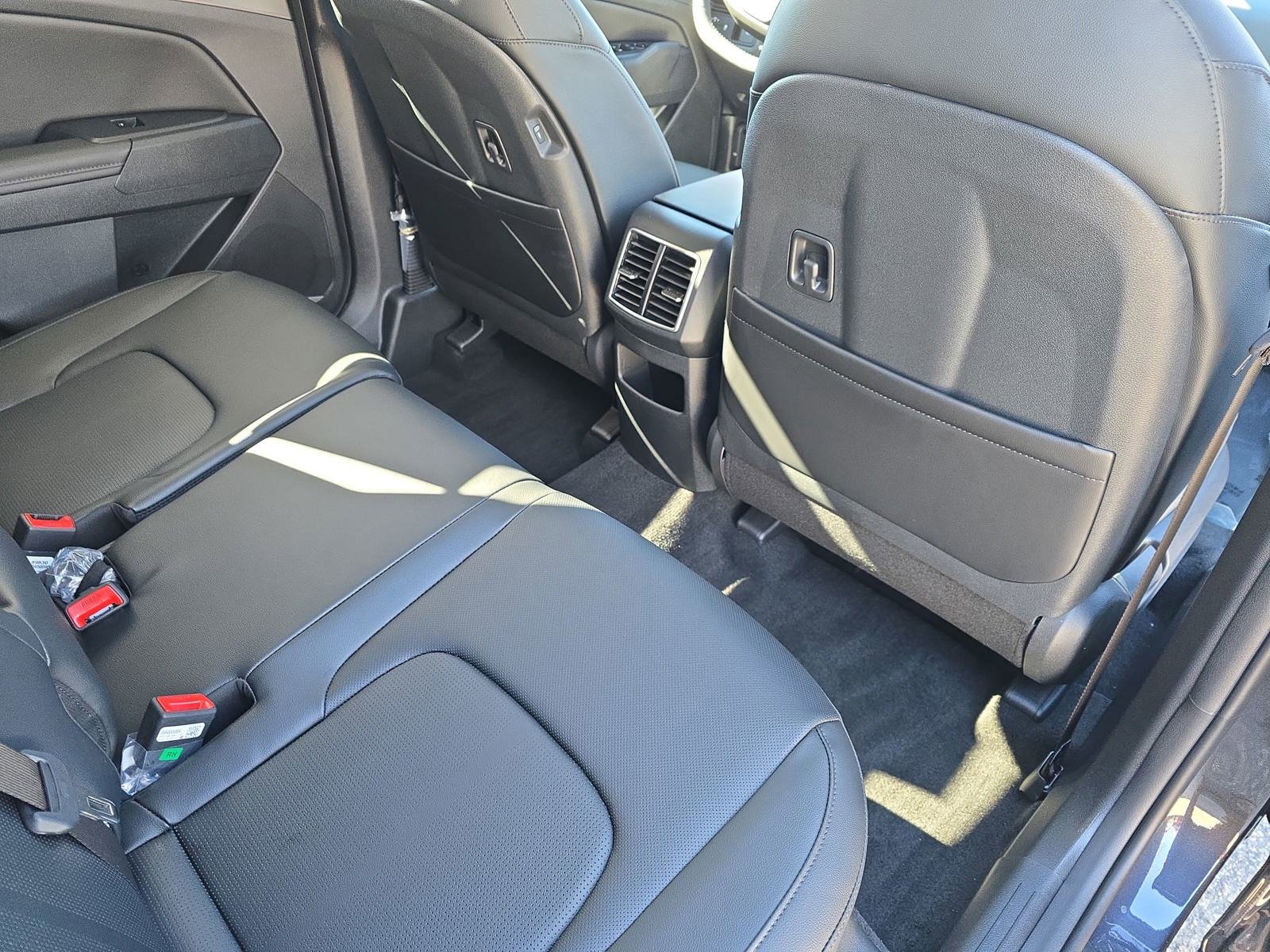 New 2026 Kia Sportage EX w/ EX Panorama Roof Package FWD image 12