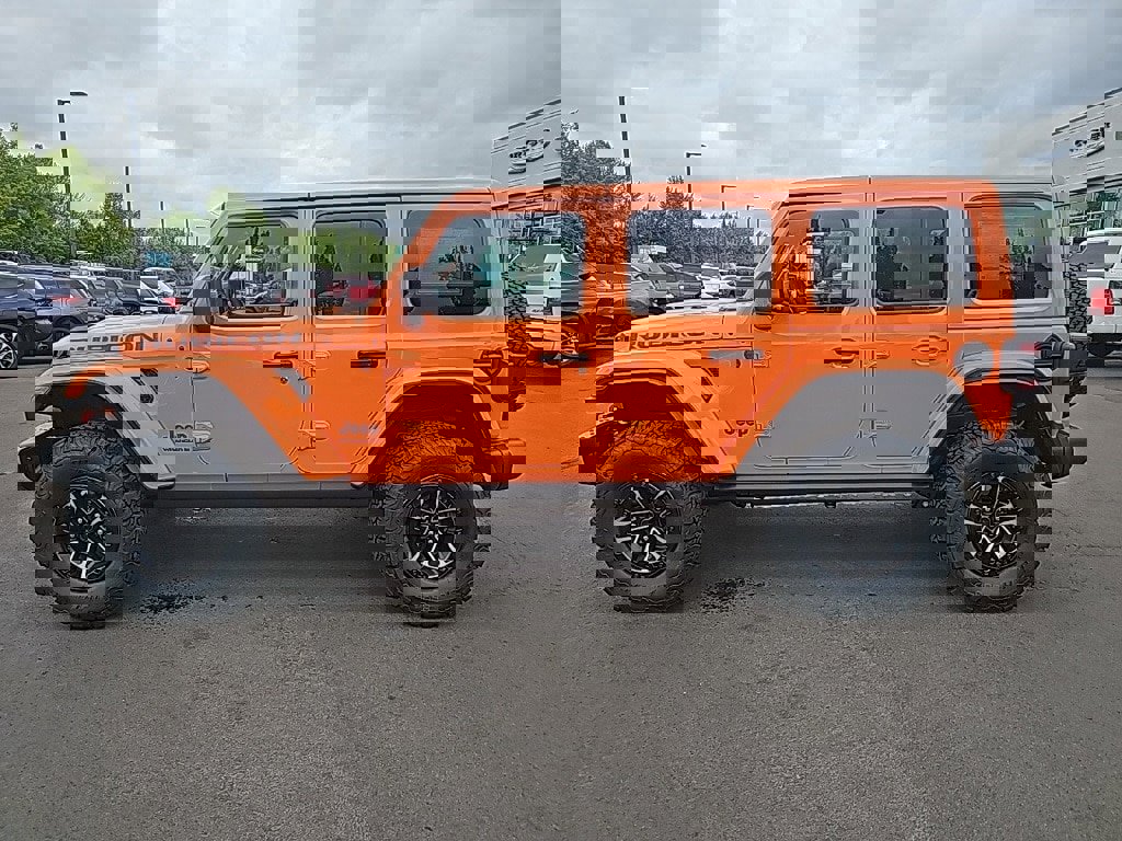New 2025 Jeep Wrangler Unlimited Rubicon w/ XTREMEE 35" Tire Package image 2
