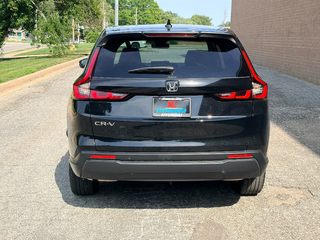 Used 2025 Honda CR-V EX image 4