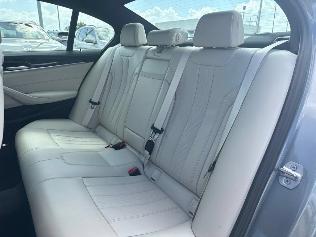 Used 2023 BMW 530i w/ Luxury Seating Package RWD image 20