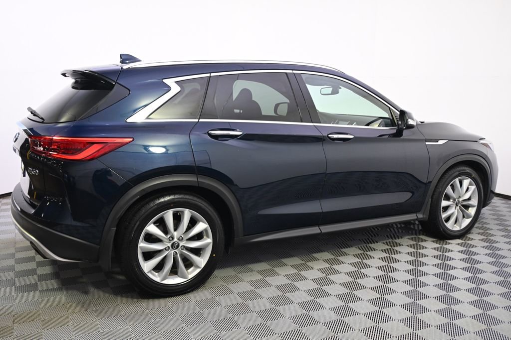 Used 2019 INFINITI QX50 Luxe w/ Cargo Package AWD/4WD image 4