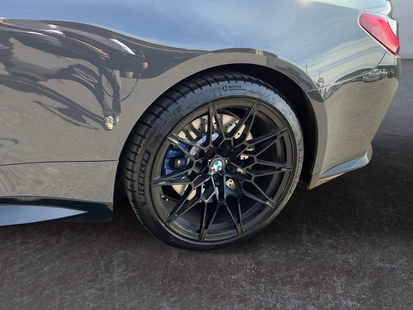 Used 2021 BMW M4 Competition w/ Executive Package image 9