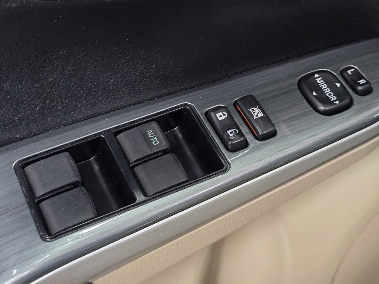 Used 2012 Toyota Camry LE image 23