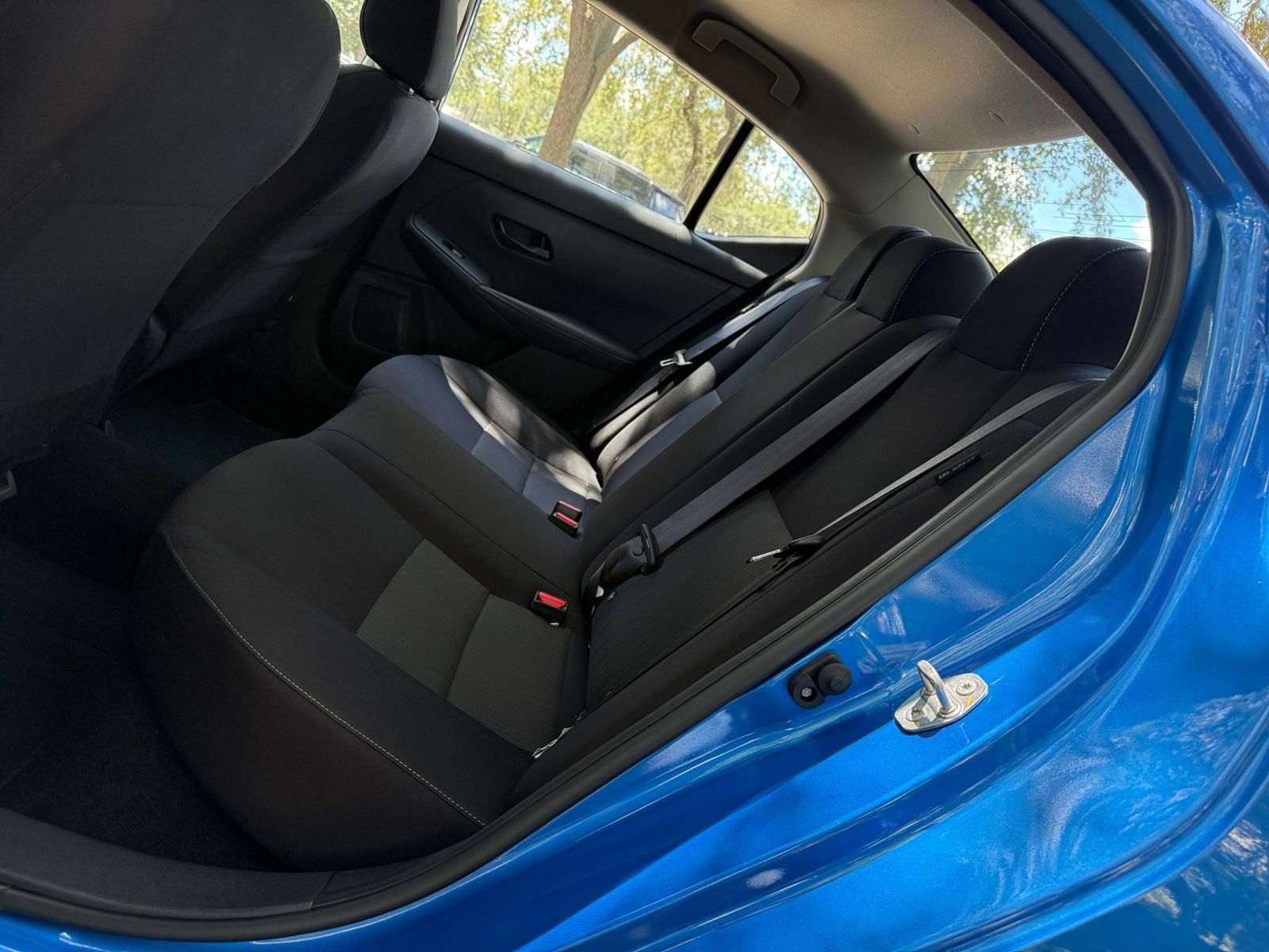 Used 2025 Nissan Sentra SV FWD image 32