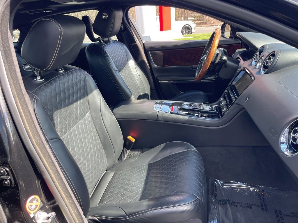 Used 2019 Jaguar XJ AWD image 18