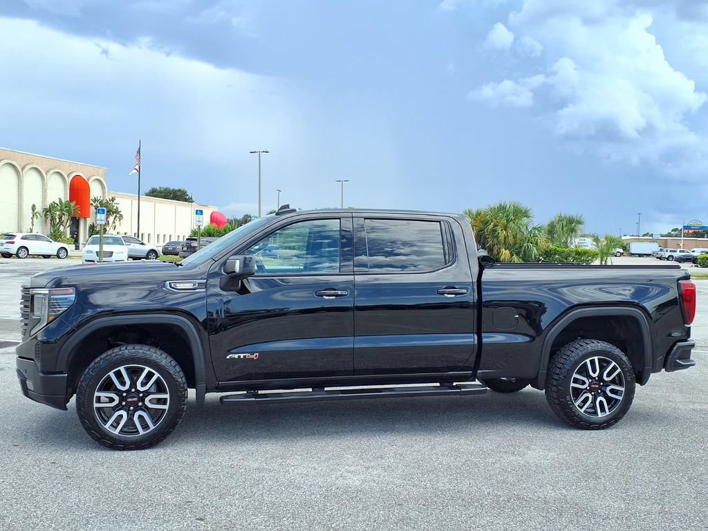 Used 2023 GMC Sierra 1500 AT4 w/ AT4 Preferred Package AWD/4WD image 4