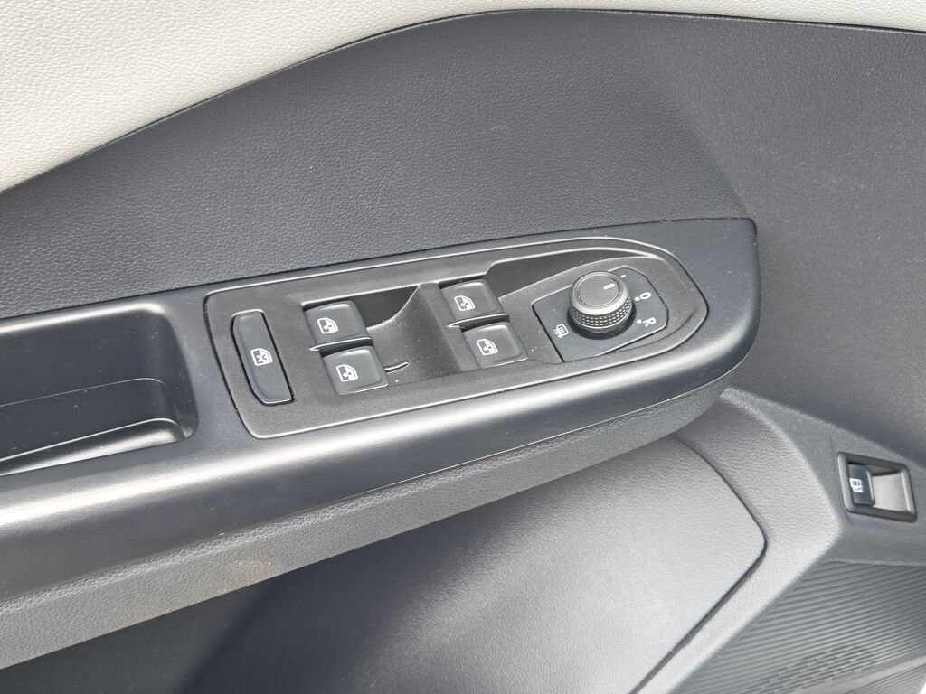 Used 2023 Volkswagen Taos SEL AWD/4WD image 26