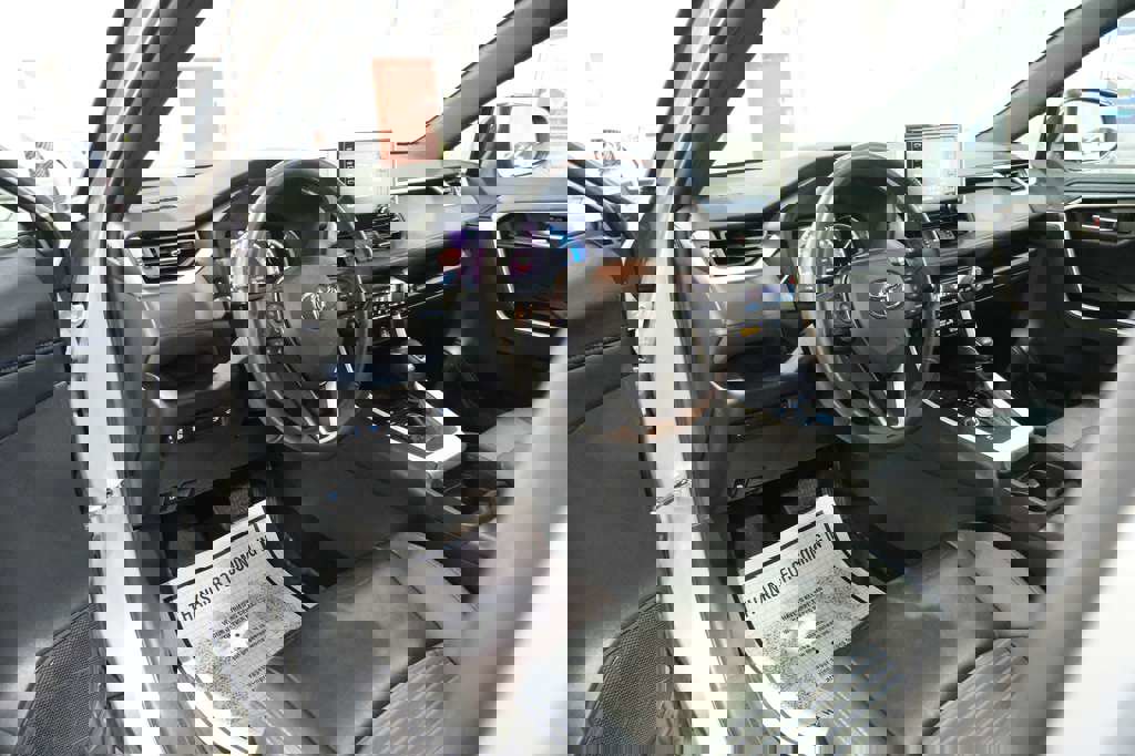 Used 2021 Toyota RAV4 XSE image 15