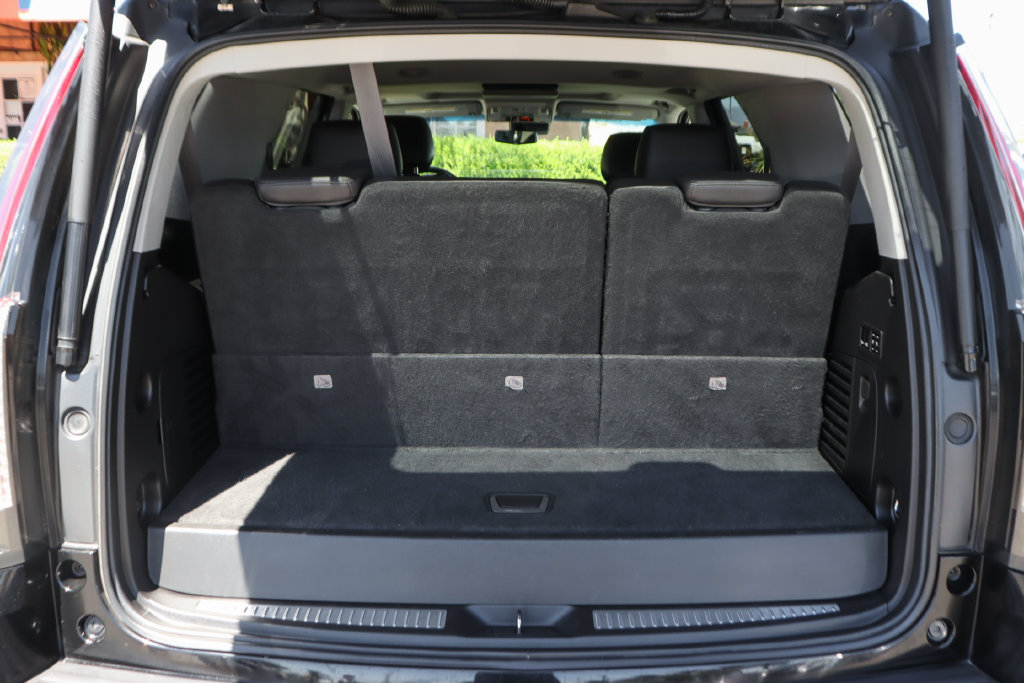 Used 2017 Cadillac Escalade Luxury AWD/4WD image 9