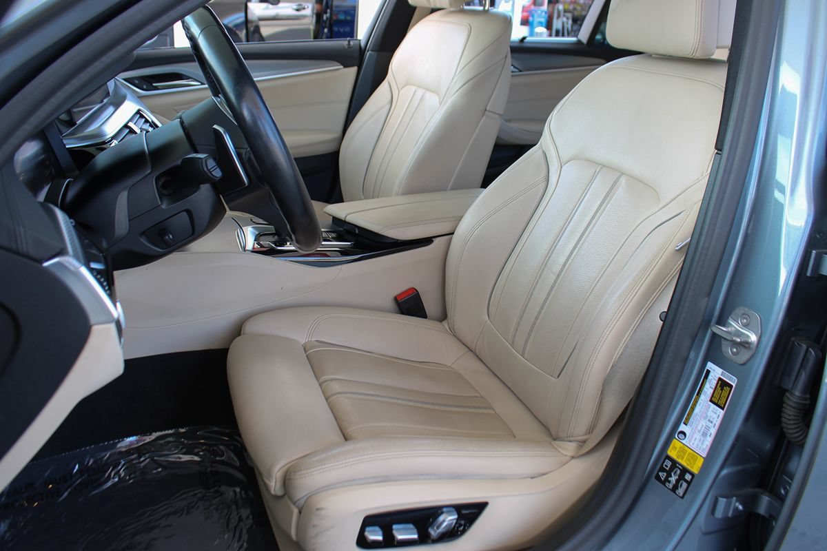 Used 2020 BMW M550i xDrive w/ Executive Package AWD/4WD image 17