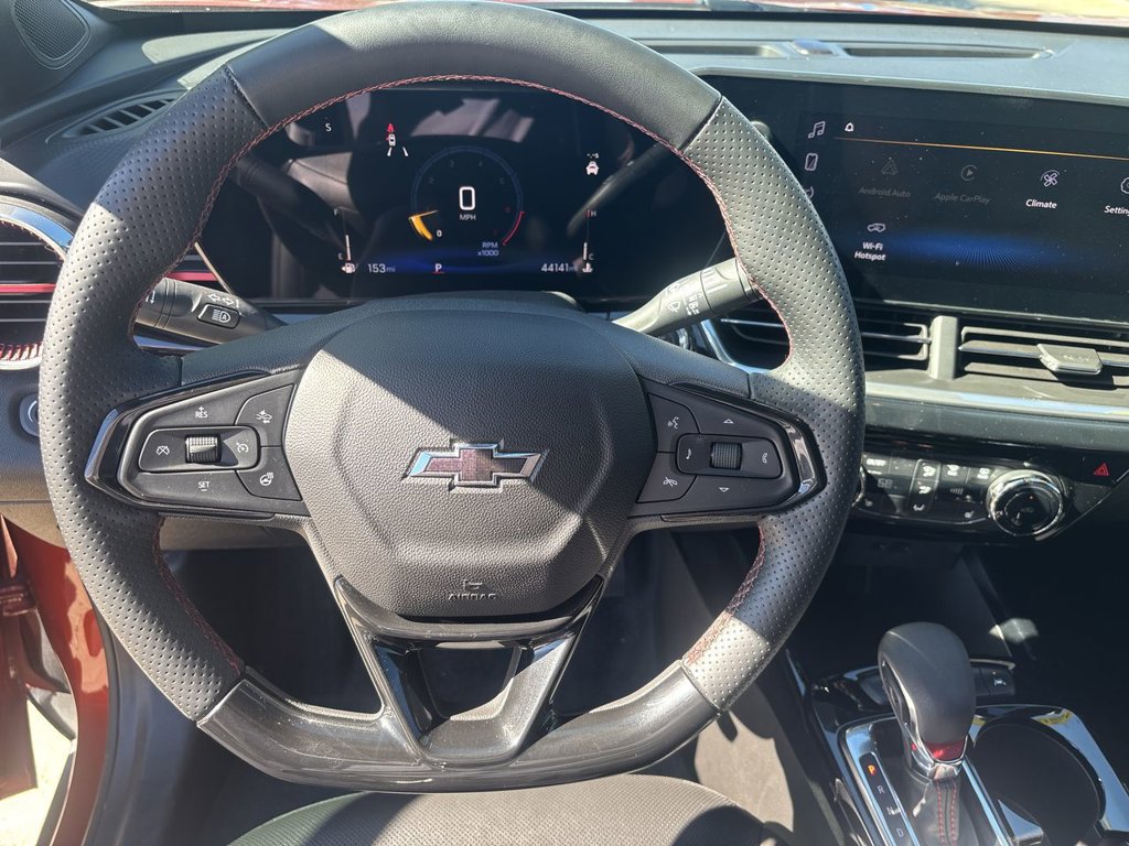 Certified 2024 Chevrolet Trax RS FWD image 17