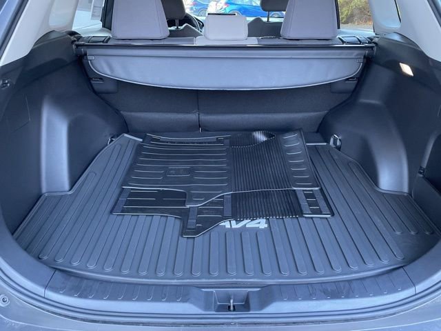 Used 2025 Toyota RAV4 XLE image 9
