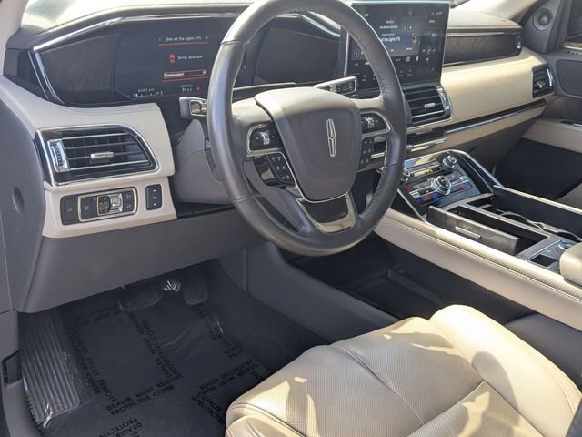 Used 2022 Lincoln Navigator Reserve image 11