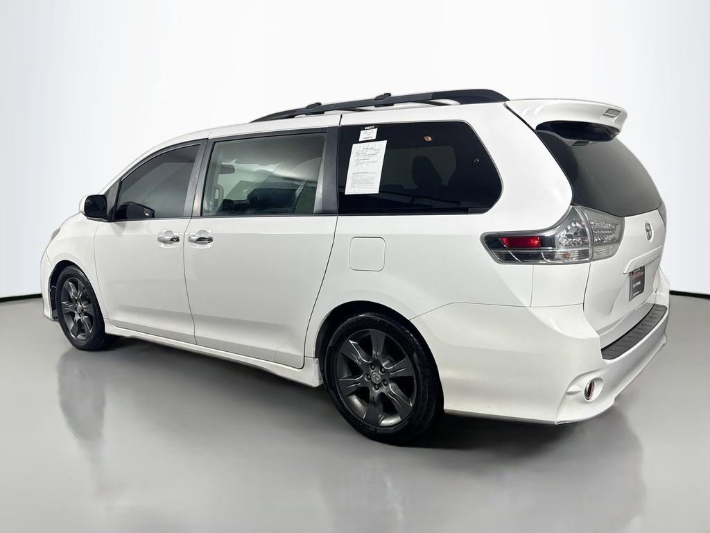 Used 2015 Toyota Sienna SE FWD image 7