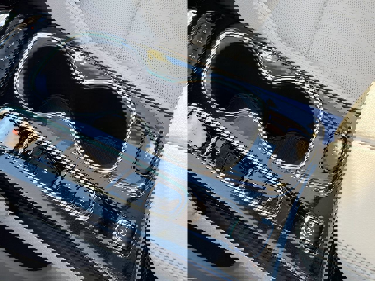 Used 2023 Buick Envision Avenir FWD image 31