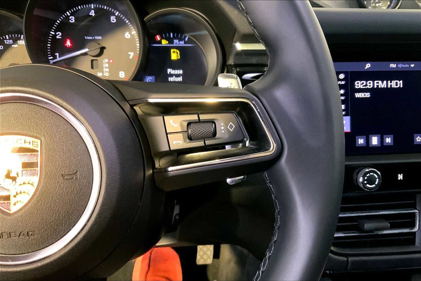 Certified 2024 Porsche Macan image 28